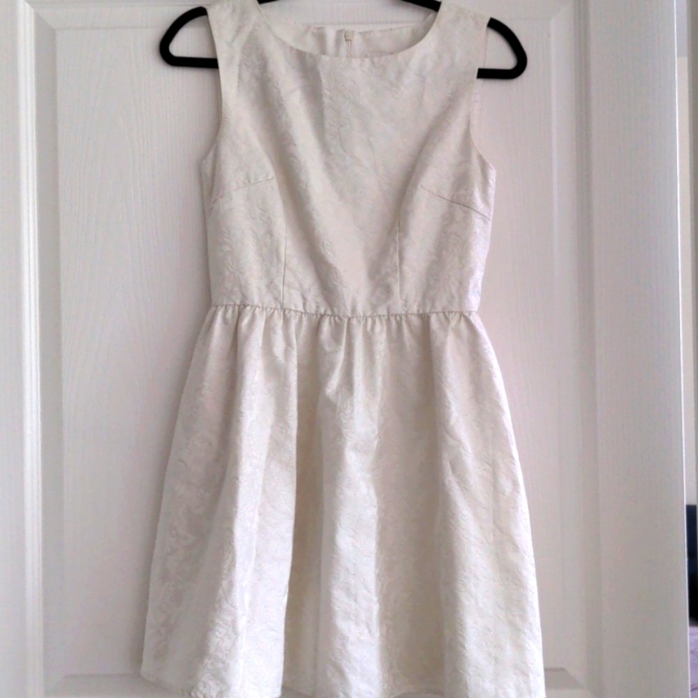 White Elle dress. US Size-6